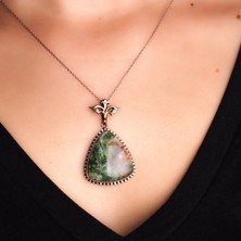 Galatelier Oltu Zümrütü Üçgen Formlu Gümüş Kadın Kolye