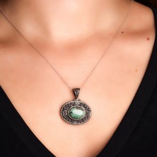 Galatelier Oltu Zümrütü Oval Formlu Gümüş Kadın Kolye