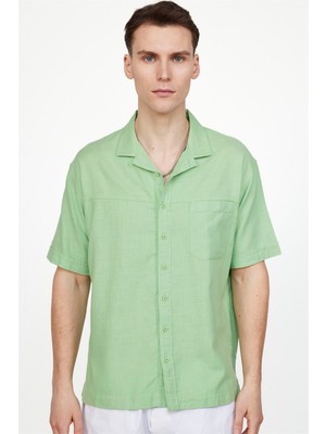 Tudors Relax Fit Yandan Yırtmaçlı Apaj Yaka Keten Efekt Yeşil Gömlek