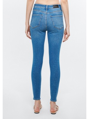 Mavi Kadın SERENAY Gold Shape Mavi Jean Pantolon 100980-30860