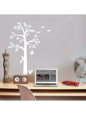 Asilmeydan Ağaçtaki Evlerine Çıkan Sincaplar Dekoratif Duvar Sticker, Çıkartma, Etiket Siyah