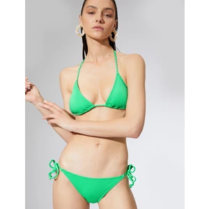 Üçgen Bikini Üstü Dokulu Boyundan Bağlamalı Kaplı