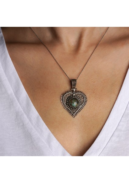 Oltu Zümrütü Kalp Formlu Gümüş Kadın Kolye