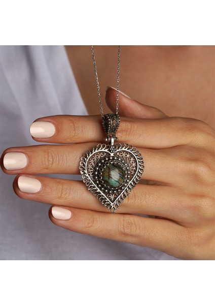 Oltu Zümrütü Kalp Formlu Gümüş Kadın Kolye modelleri
