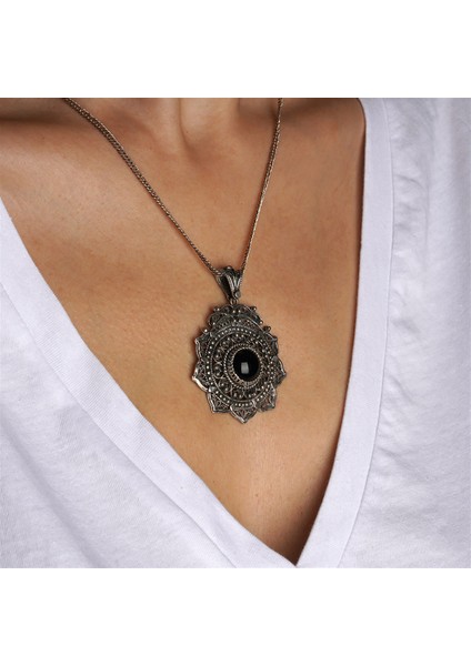 Telkari Işlemeli Oniks Taşlı Gümüş Kadın Kolye fiyatları