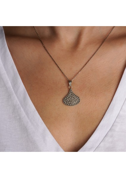 Telkari Işlemeli Markazitli Mekik Formlu Gümüş Kadın Kolye
