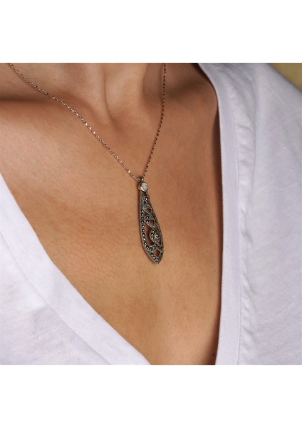 Telkari Işlemeli Mekik Formlu Markazitli Inci Taşlı Gümüş Kadın Kolye fiyatları