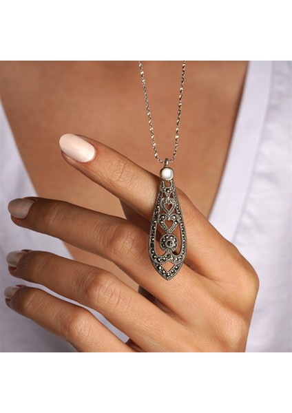 Telkari Işlemeli Mekik Formlu Markazitli Inci Taşlı Gümüş Kadın Kolye modelleri