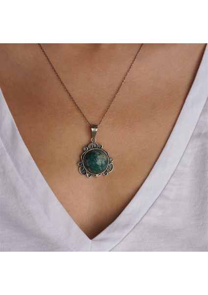 Oltu Zümrütü Oval Formlu Gümüş Kadın Kolye