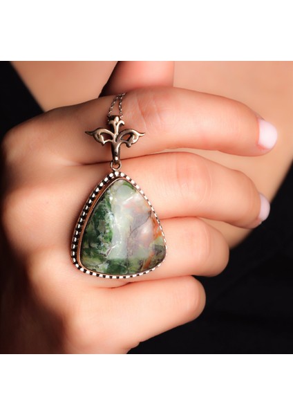 Oltu Zümrütü Üçgen Formlu Gümüş Kadın Kolye fiyatları