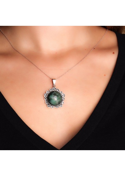 Oltu Zümrütü Oval Formlu Gümüş Kadın Kolye