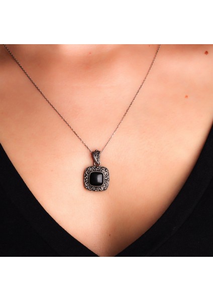 Oltutaşı Kalp Formlu Gümüş Kadın Kolye