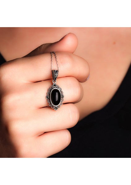 Oltutaşı Oval Formlu Gümüş Kadın Kolye