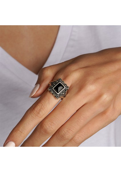 Oltutaşı Kare Formlu Markazitli Gümüş Kadın Yüzük fiyatları