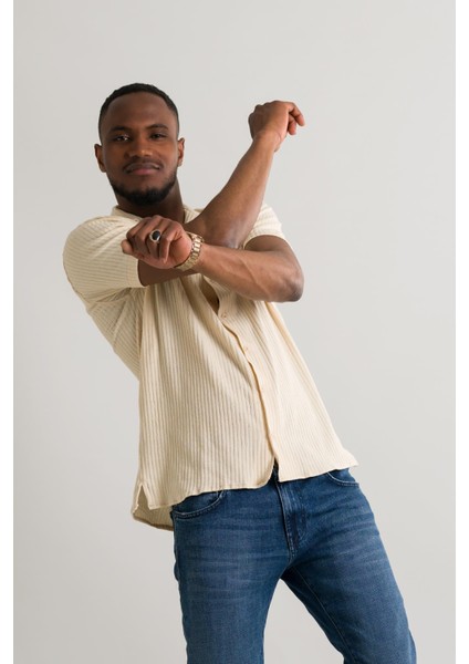 Slimfit Kısa Kol Yazlık Likralı Çizgili Erkek Triko Gömlek modelleri