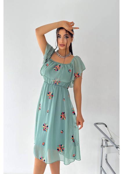 Neşeli Butik Kadın Nakışlı Carmen Yaka Şifon Elbise KKLF12 - Mint