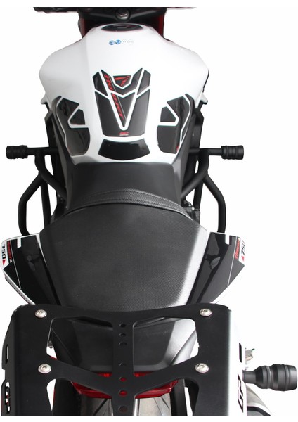 Honda CB750 Hornet 2023-2024 Full Pad Seti Karbon