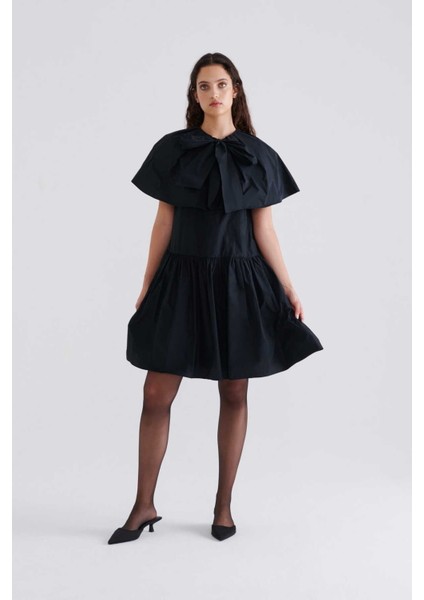 Yakası Bağlamalı Elbise Siyah K2311063_001