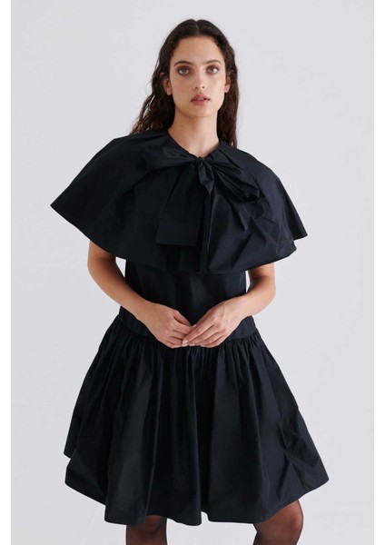 Yakası Bağlamalı Elbise Siyah K2311063_001 modelleri