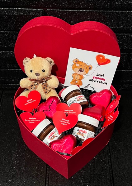 Kiz Arkadasa Hediye Tatlı Mini Ayıcıklı ve Mini Nutellalı Romantik Hediye Kutusu