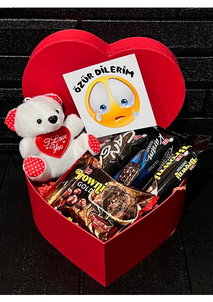 Sevgiliye Özür Hediyesi Kalp Kutuda Kalpli Beyaz Mini Ayıcık ve En Sevilen Lezzetler fiyatları