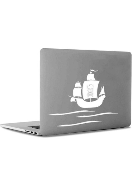 Kuru Kafa Bayraklı Korsan Gemisi Apple Macbook, Pro Sticker Etiket Dekoratif Beyaz