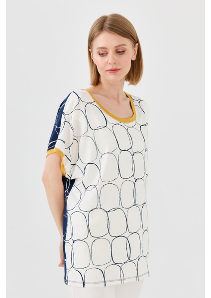 Kadın Yakası ve Kolu Sarı Bantlı Penye T-Shirt Laci/ekru