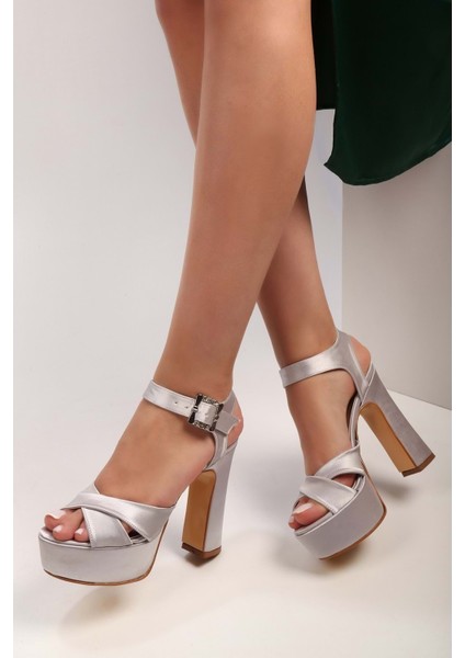 Kadın Pier Gümüş Saten Platform Topuklu Ayakkabı