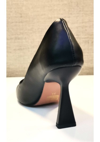 721 Bayan Siyah Kadeh Ökçe Stiletto