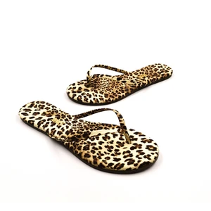 Klasik Kadın Leopar Parmak Arası Terlik