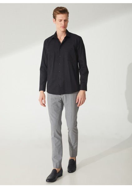 Regular Fit Klasik Yaka Armürlü Siyah Erkek Gömlek GM2025000227