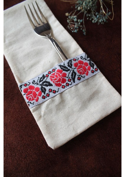 6 Adet Kanaviçe Çiçek Şeritli Keten Kaşıklık Servis Sunum fırsatları