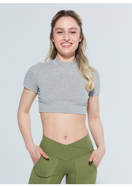 Laura Dik Yaka Ribanalı Organik Pamuk Örme Crop T-Shirt 1110