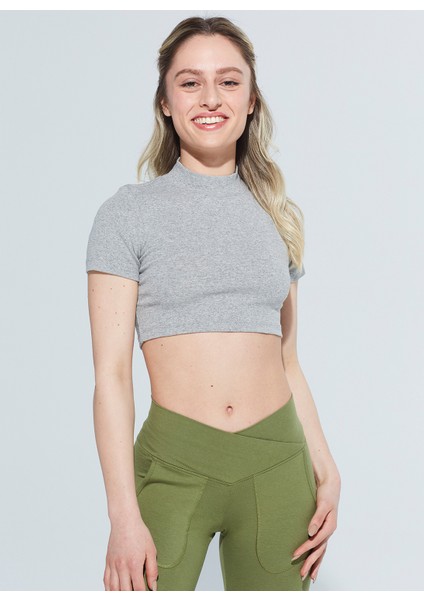 Laura Dik Yaka Ribanalı Organik Pamuk Örme Crop T-Shirt 1110