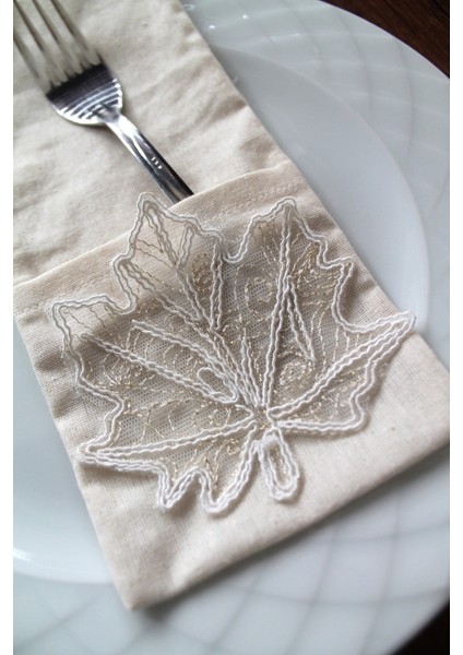 6 Adet Dekoratif Yaprak Dantelli Kaşıklık Servis Sunum