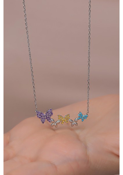 925 Ayar Gümüş Rodyum Kaplama Sıralı Uçuşan Kelebekler Kolye