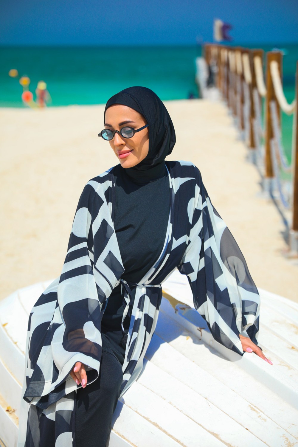 Marina Geometrik Siyah Kimono Kaftan %100 Polyester Hafif Kumaş Şık Plaj Elbisesi görsel 3