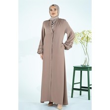 Beyza V Yaka Kolları Şerit Taş Detaylı Bej Tesettür Abaya 3429
