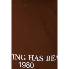 Kadın Kahverengi Everything Has Beauty Baskılı Oversize T-Shirt