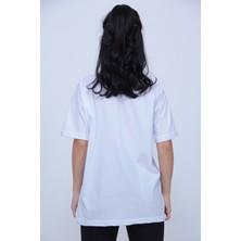 Kadın Beyaz Friends Oversize Salaş Kesim Tişört
