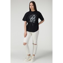 Kadın Siyah Yüz Baskı Detaylı Oversize T-Shirt