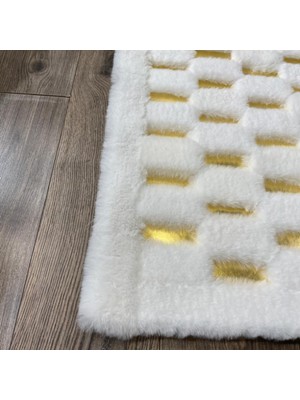 Dericibey Krem Ve Gold Renk Parçalı Peluş Halı 80 x 150 Cm