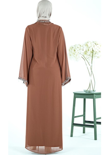 Yakası Yapışkan Taşlı Şifon Yelekli Tesettür Taba Abaya 3534