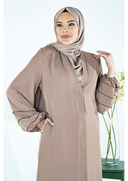 V Yaka Kolları Şerit Taş Detaylı Bej Tesettür Abaya 3429