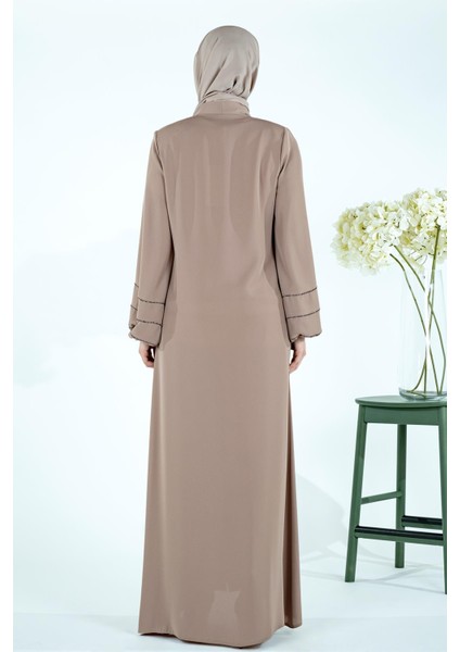 V Yaka Kolları Şerit Taş Detaylı Bej Tesettür Abaya 3429