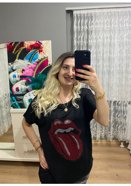 Birinciden Siyah Taşlı Tasarım Tişört