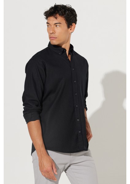 ALTINYILDIZ CLASSICS Erkek Siyah Comfort Fit Rahat Kesim Düğmeli Yaka Keten Gömlek