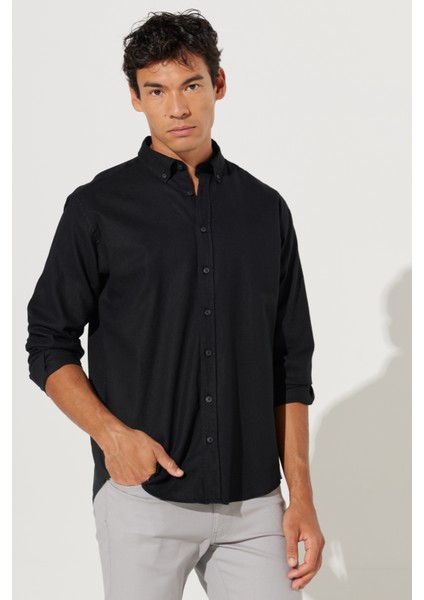 ALTINYILDIZ CLASSICS Erkek Siyah Comfort Fit Rahat Kesim Düğmeli Yaka Keten Gömlek modelleri