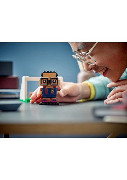 Brickheadz 40542 FC Barcelona Kendini Figüre Dönüştür (530 Parça)