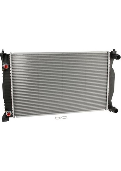 Audi A4 2001 - 2004 Alt Motor Su Radyatörü 8E0121251AQ